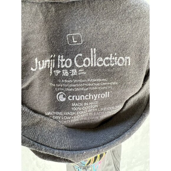 Junji Ito Collection Crunchyroll T-Shirt Size L Short Sleeve Tomie Graphic Black - Picture 8 of 10